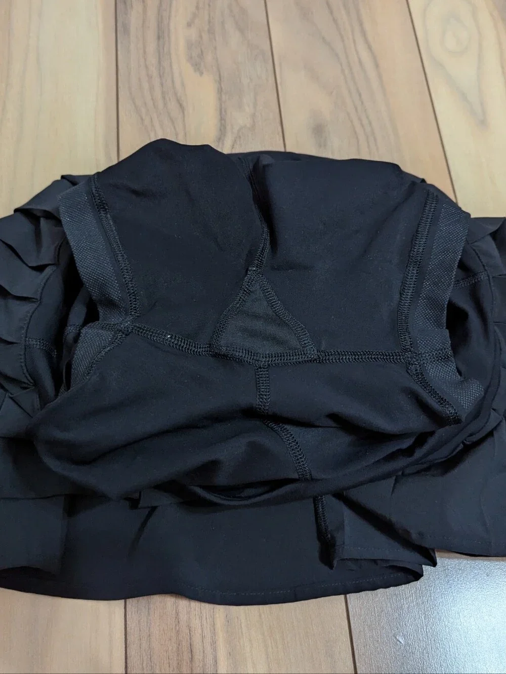 EUC! Lululemon Side Pleat Tennis Skirt In Black Size 6